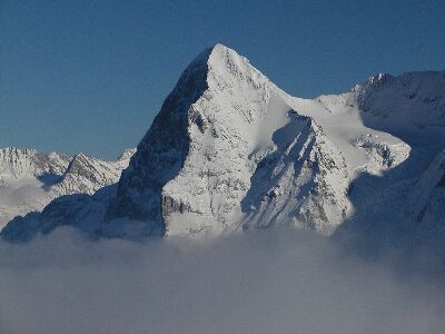 写真:グリンデルワルトでスキーとウィンターハイキング（2002年冬)