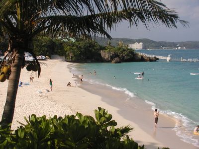 写真:沖縄・幼児と乳児を連れてムーンビーチへ（2005年夏）