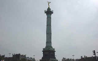 写真:マレ地区のピカソ美術館とバスティーユ広場