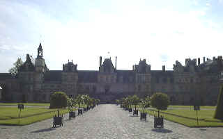 写真:フォンテーヌブローでストライキ始まる