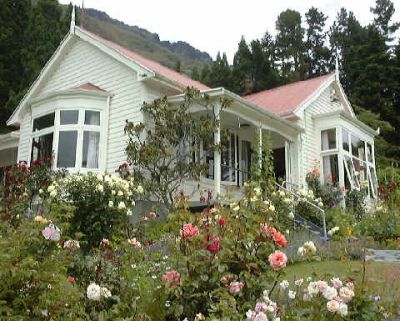 写真:ワカティプ湖畔のウォルターピーク牧場見学