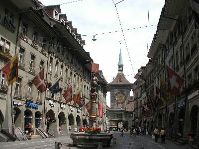 写真:世界文化遺産のベルン旧市街を散策