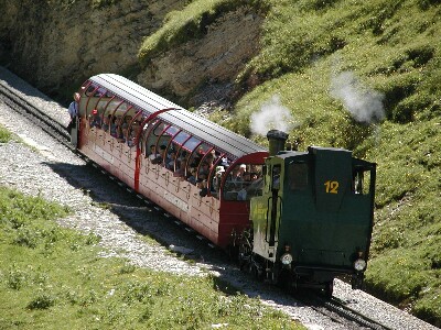 写真:ブリエンツ・ロートホルン鉄道の蒸気機関車