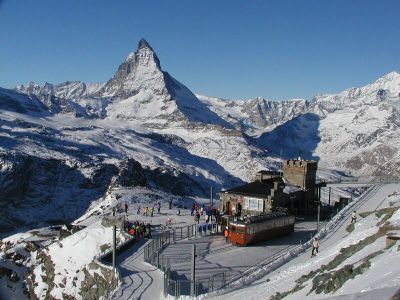 写真:ゴルナーグラードの日の出と展望台めぐり