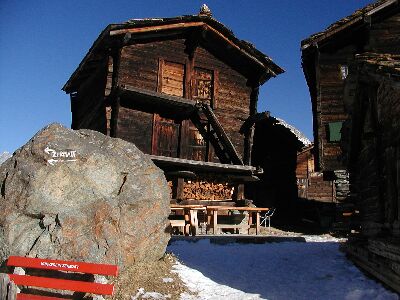 写真:ツムゼーをウインターハイキング