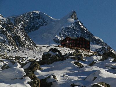 写真:ブラウヘルトからフルーエアルプへウィンターハイキング