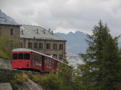 写真:メール・ド・グラス氷河でトレーニング(TADA)