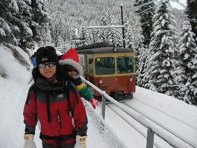 写真:ミューレンでウィンターハイキング