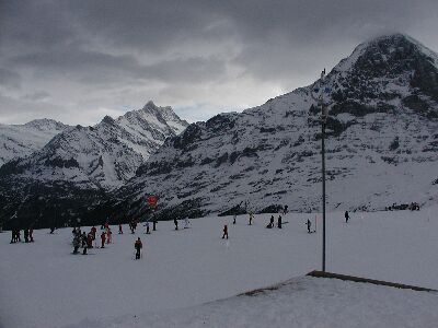 写真:メンリッヒェンとウェンゲンでスキー