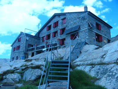 写真:モンテローザヒュッテへ（たぬ）