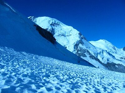 写真:モンテローザへ届かず（たぬ）