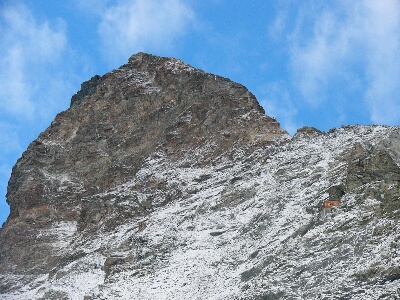 写真:雪のマッターホルンに届かず（たぬ）