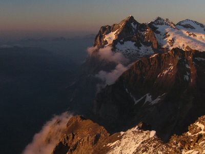 写真:アイガー・ミッテルレギ小屋へ（たぬ）