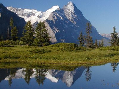 写真:アイガーが映る池「アントゼーヴェン」