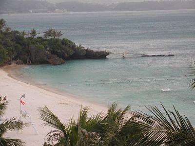 写真:初海水浴で沖縄へ