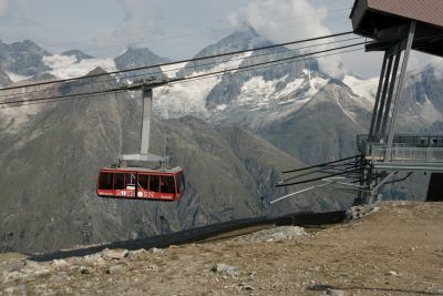 写真:NAOMIとロートホルン展望台