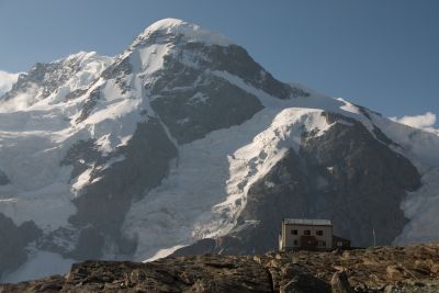写真:ガンディックヒュッテへハイキング