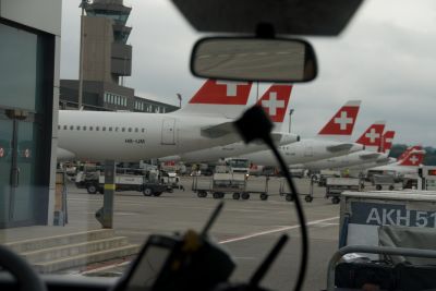 写真:スイスから帰国