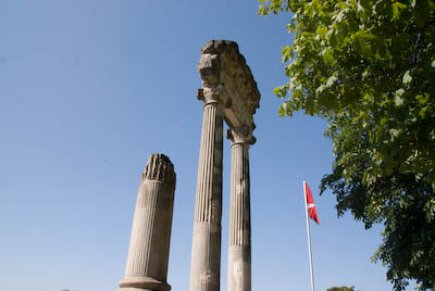 写真:ニヨン～古城のある旧市街と湖畔を散策