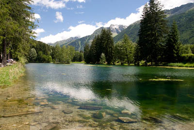 写真:ラック・ガイアンとガイアンの岩場