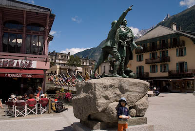 写真:シャモニの中心部をお散歩