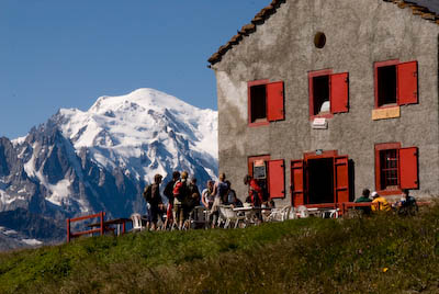 写真:バルムのコルとル・トゥール（TADA）