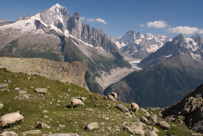 写真:アンデックスからラック・ブランへハイキング