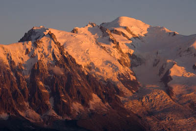 写真:ラックブランからのモンブラン山群の夕焼け