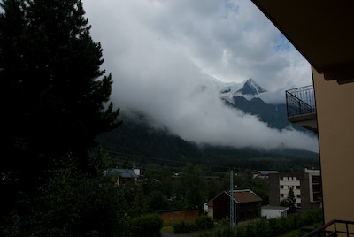 写真:悪天候とシャモニからの出発準