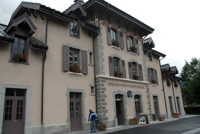 写真:悪天候のモンタンヴェールと外食