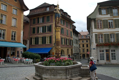 写真:ビール/ビエンヌ・時計の街の旧市街