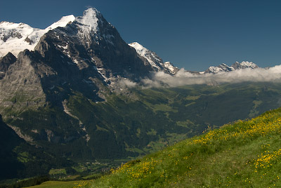 写真:フィルスト展望台へハイキング