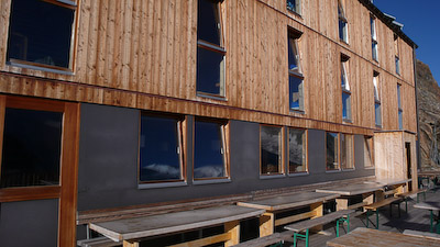 写真:たぬ帰還とTADAフィンスターアールホルン小屋へ