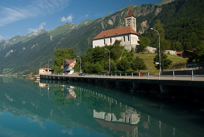 写真:ブリエンツ～湖畔にある木彫りの町