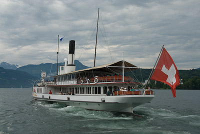 写真:ブリューニック線でルツェルンへ