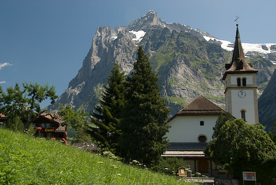 写真:山岳鉄道とロープウェイでミューレンへ