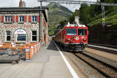 写真:ベルニナ線紀行2ブルージオへ