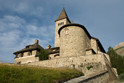 写真:サメダンとツェルネッツ
