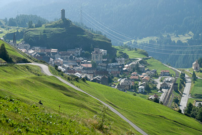 写真:グアルダからアルデッツへハイキング