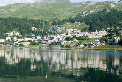写真:サンモリッツ湖一周ハイキング