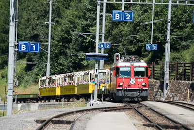 写真:レーティッシュ鉄道アルブラ線のトロッコ列車