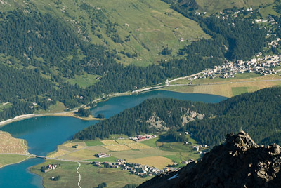 写真:コルヴァッチ展望台(3303m)～エンガディンで最も高い