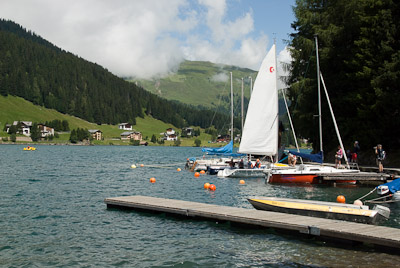 写真:ダヴォス・ドルフの公園とダヴォス湖