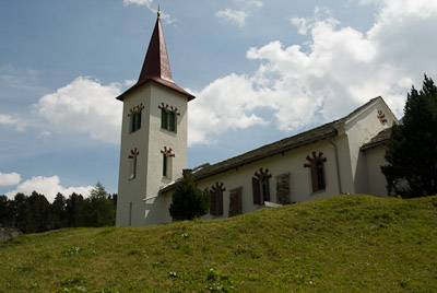 写真:シルス湖ハイキング～イゾラからマローヤ