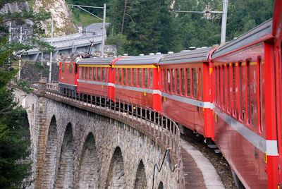 写真:サン・モリッツからレーティッシュ鉄道で出発