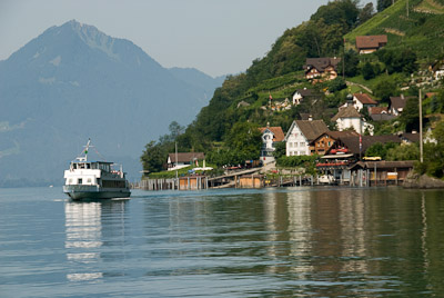 写真:ヴァレン湖クルーズ
