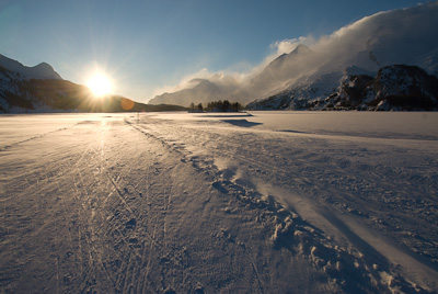 写真:シルス湖ウィンターハイキング
