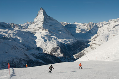 写真:ロートホルンとスネガでスキー