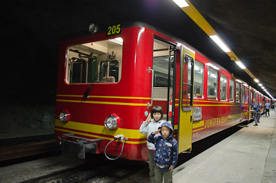 写真:ユングフラウ鉄道で欧州鉄道最高地点へ