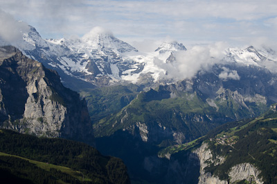 写真:メンリッヒェンの山頂へ